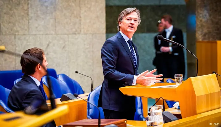 kabinet krijgt geld maar niet aan het rollen