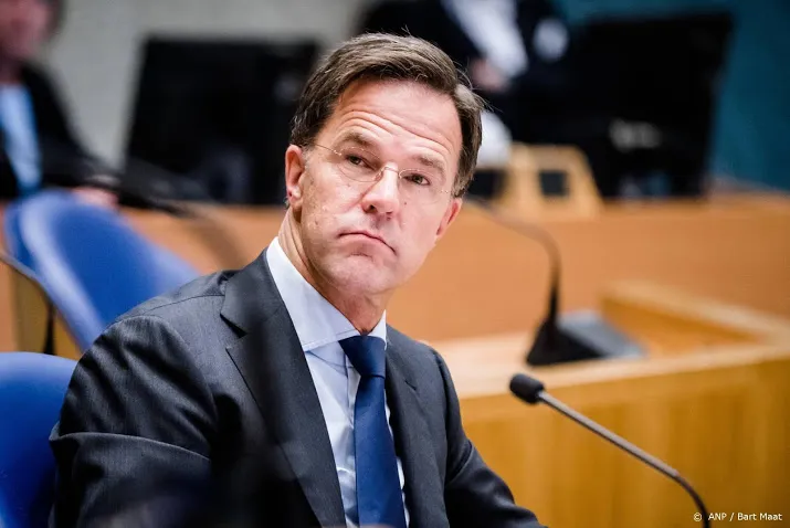 kabinet moet vakantiereizen naar oranje gebieden tegengaan