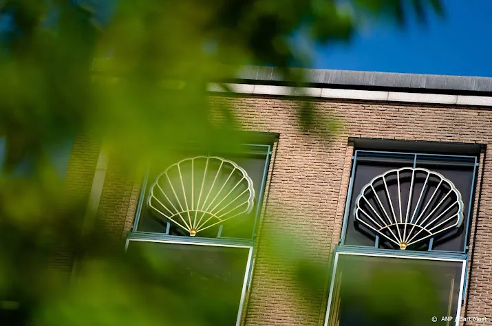 kabinet onaangenaam verrast door besluit shell om te verhuizen