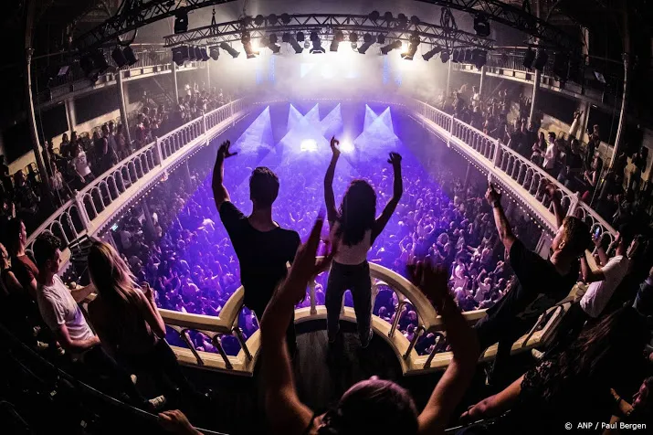 kabinet overweegt evenementen af te blazen en clubs te sluiten