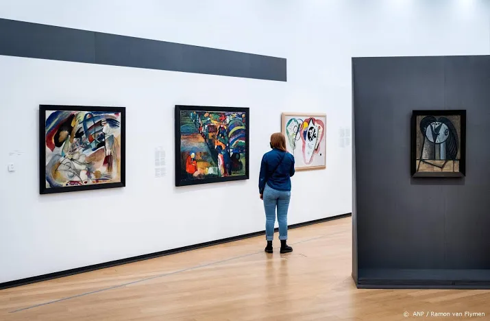 kabinet overweegt tijdelijk sluiten musea theaters en bioscopen