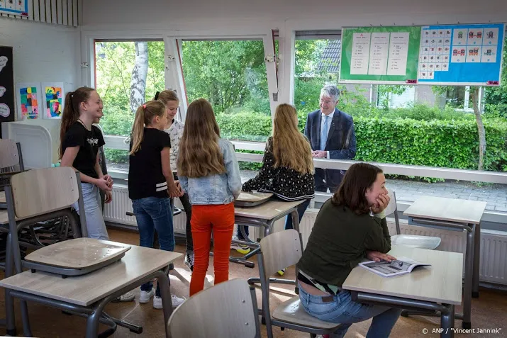 kabinet trekt 500 miljoen uit voor onderwijs in coronacrisis