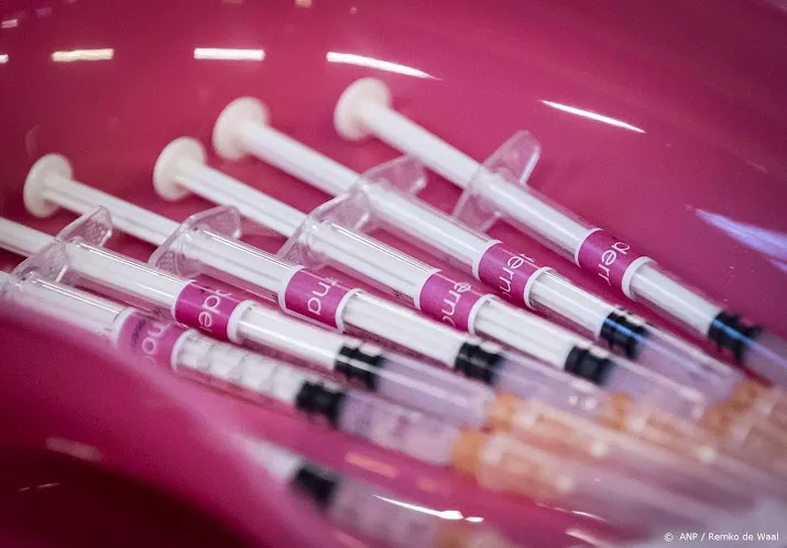 kabinet verwacht in tweede kwartaal aangepast vaccin