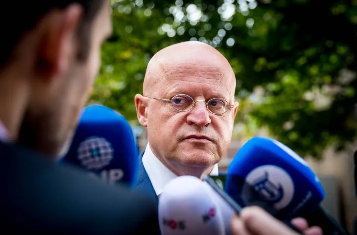kabinet wil dat rechter politie actie verbiedt