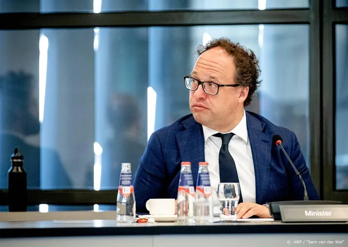 kabinet wil iets verzinnen voor flexwerker tussen wal en schip