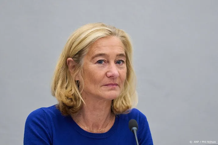 kabinet wil snel internet overal desnoods afdwingen