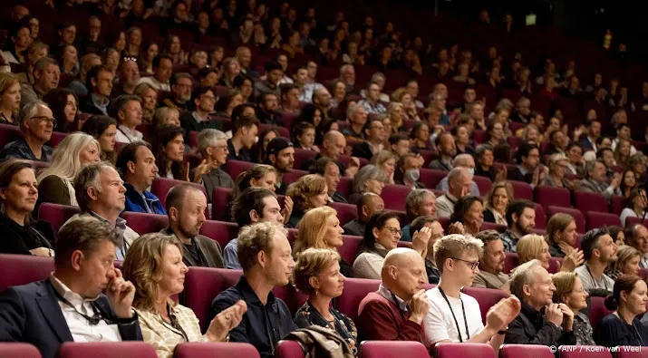 kabinet wil volle zalen en theaters en horeca open tot 01 00