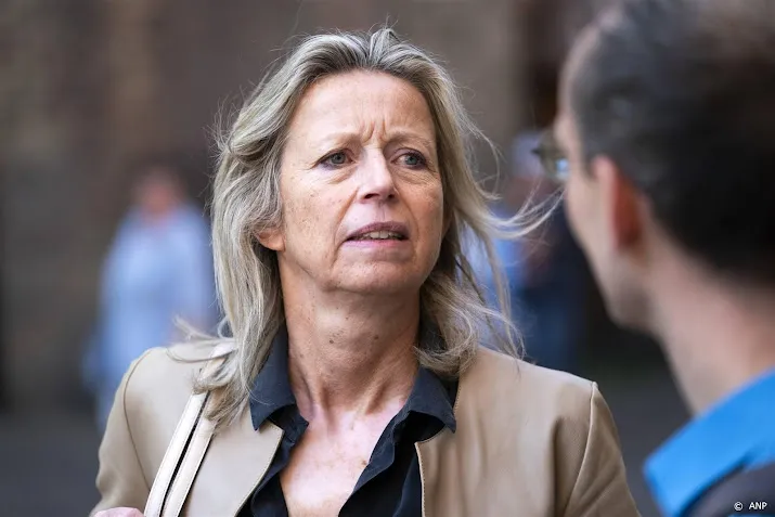 kajsa ollongren bij indieherdenking in roermond