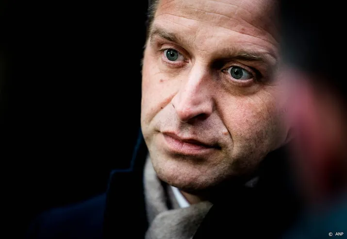 kamer alsnog debat met te late minister over zorg in groningen