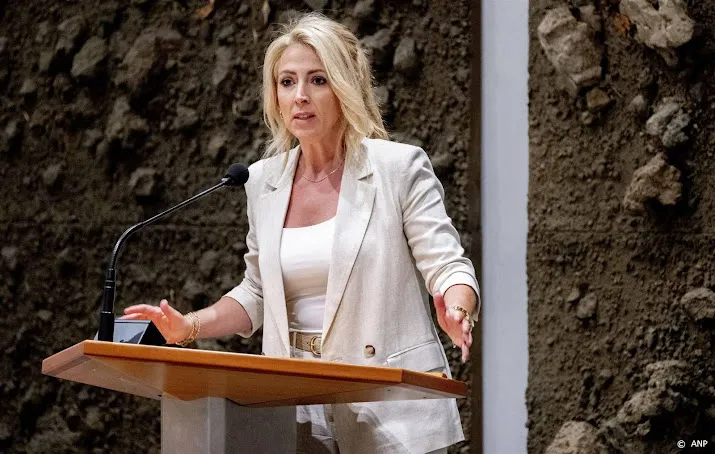 kamer demissionair kabinet moet met pakket tegen armoede komen