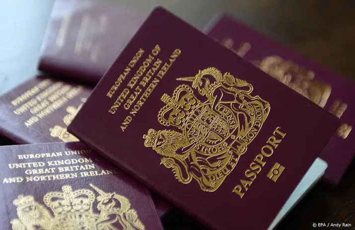 kamer dubbel paspoort voor landgenoten in gb