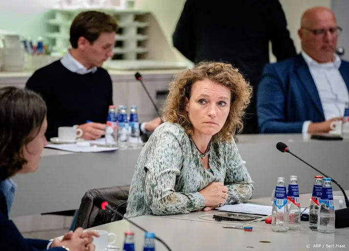 kamer geergerd dat vragen over afghanistan onbeantwoord bleven