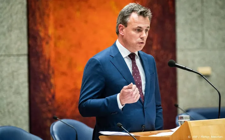 kamer hamert op harde aanpak aso asielzoekers