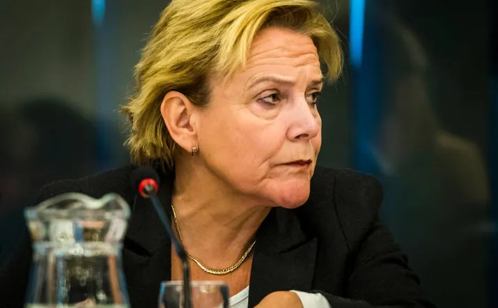 kamer houdt vragen over medische hulp mali
