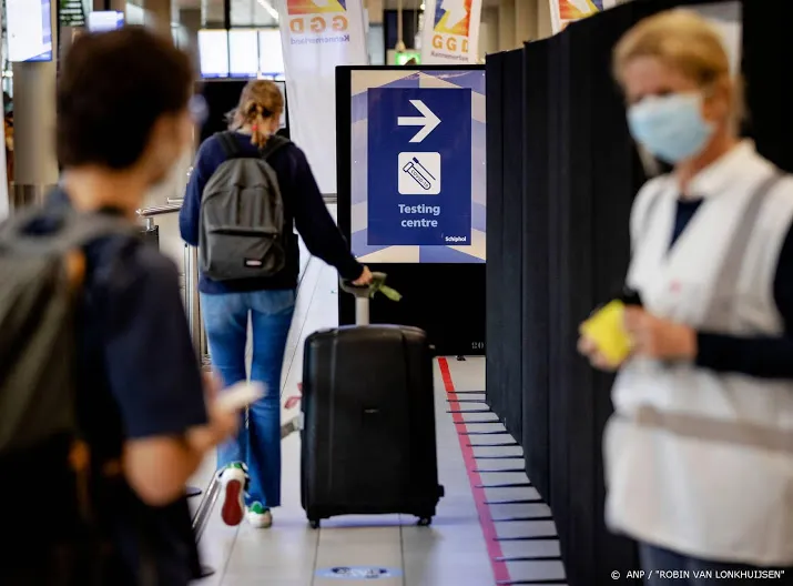 kamer teststraat schiphol moet meer testen langer open