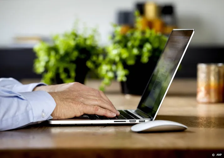 kamer wil internetaansluiting op elk adres