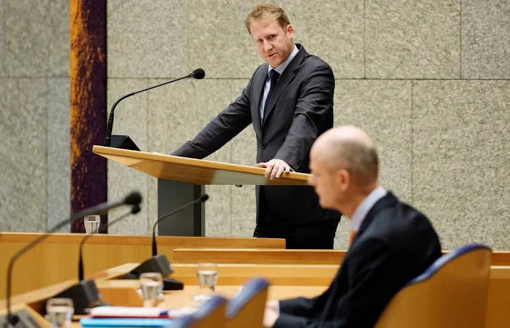 kamer wil opheldering van minister blok