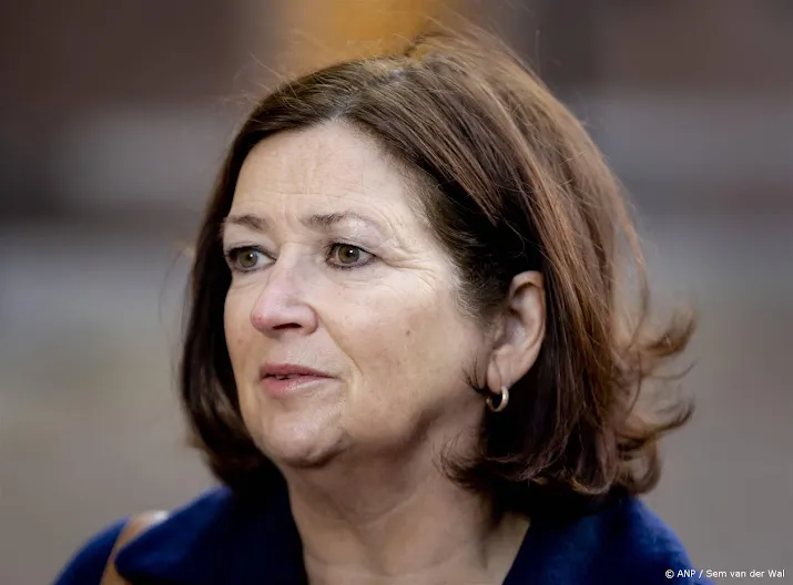 kamer wil tegen wens minister in speciale covid poliklinieken
