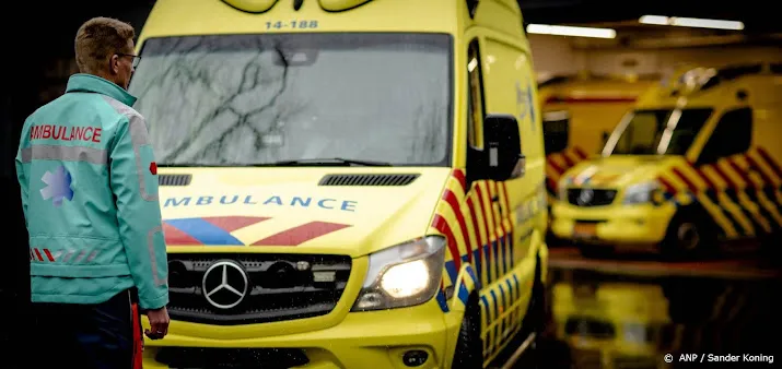 kamer wil zwaardere straf voor gooien vuurwerk naar hulpverlener