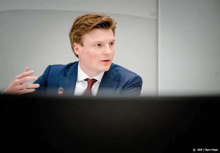 kamer ziet turkije op ramkoers met uitzetting ambassadeurs