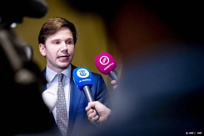 kamerlid van meijeren aanwezig bij start strafzaak over opruiing