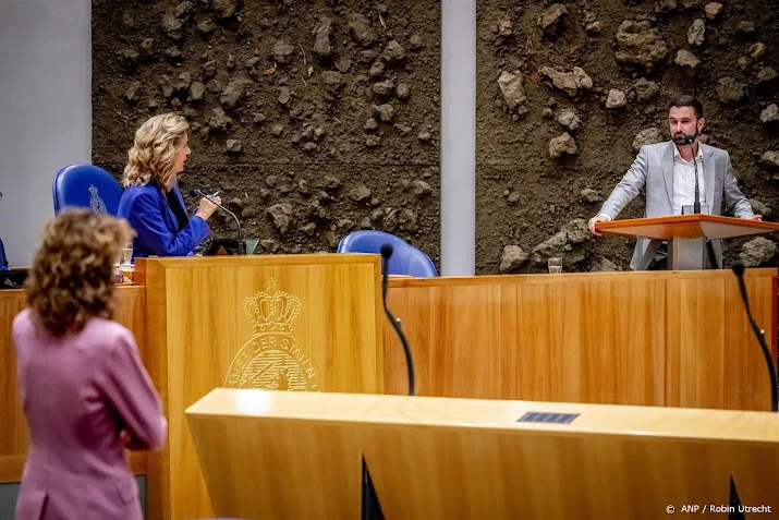 kamervoorzitter grijpt in om opmerkingen denk over yesilgoz