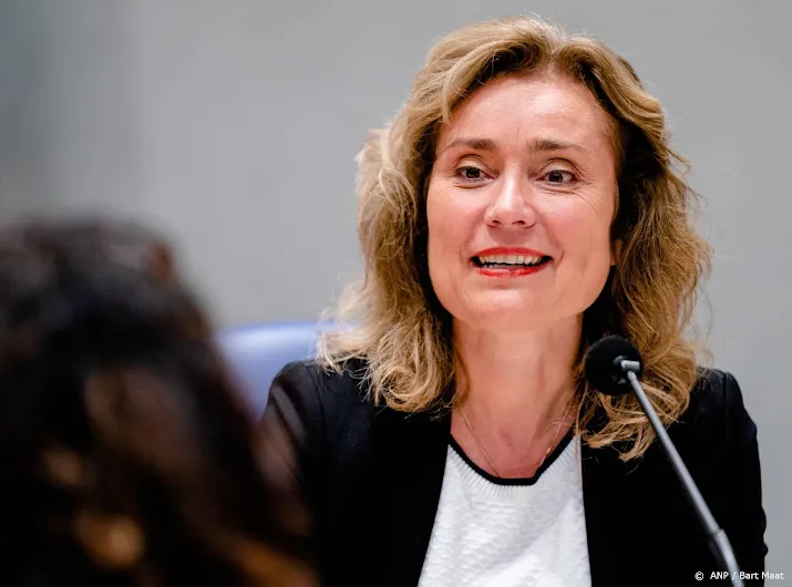 kamervoorzitter wil gesprek over ontoelaatbare uitingen in debat