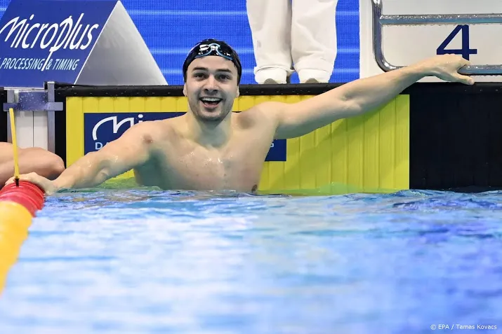 kamminga en corbeau op ek naar finale 200 meter schoolslag