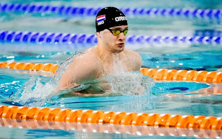 kamminga zwemt nederlands record bij swim cup