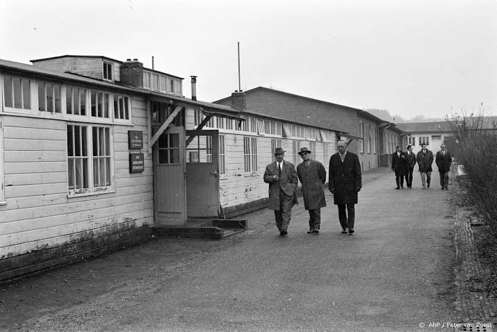 kamp amersfoort zoekt fotos gevangenen