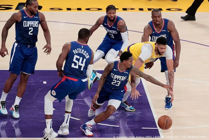 kampioensringen helpen lakers niet aan winst op clippers in nba