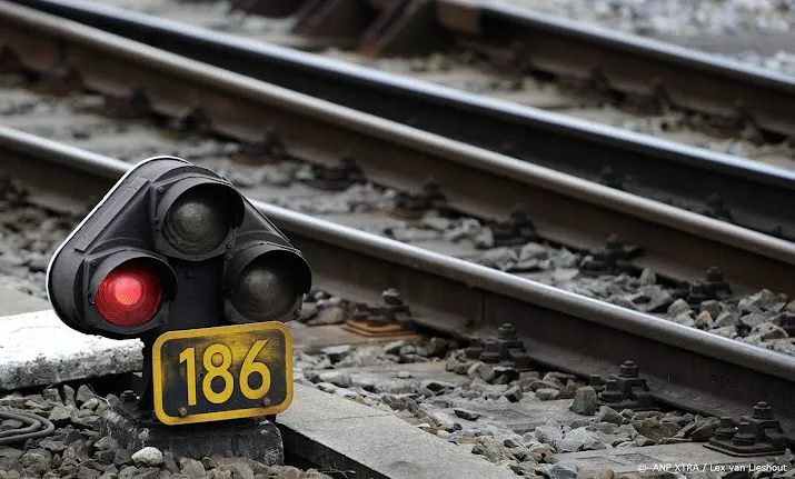 kapotte bovenleidingen vught en breukelen zorgen voor vertraging