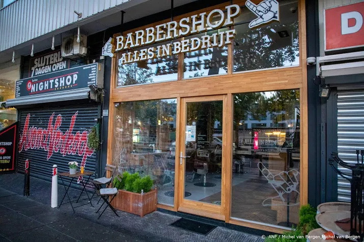 kapperszaak in amsterdam beschoten