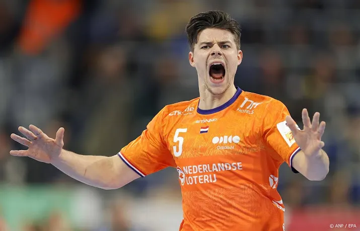 kater bij topscorer ten velde na
