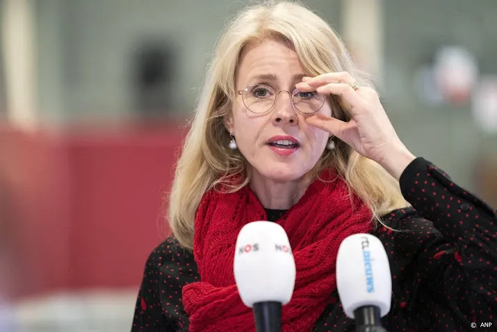 keijzer postbezorging in gevaar zonder fusie postnl en sandd