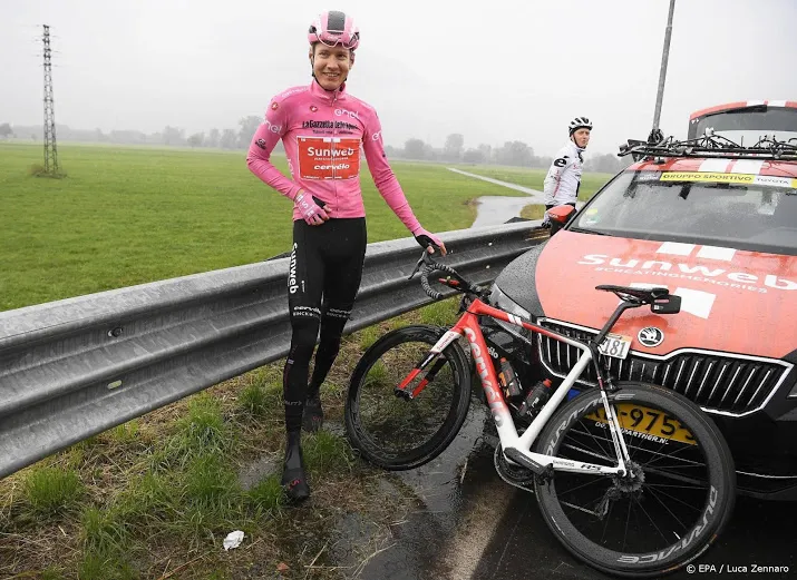 kelderman verdedigt minieme voorsprong in laatste bergetappe giro