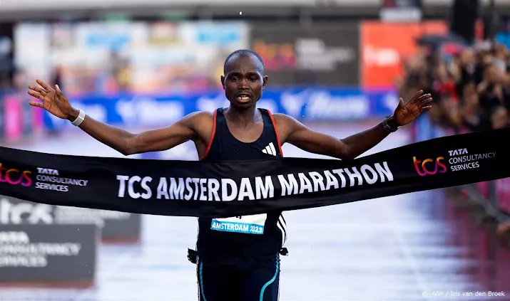 keniaan belet wint 47e marathon van amsterdam na lange solo