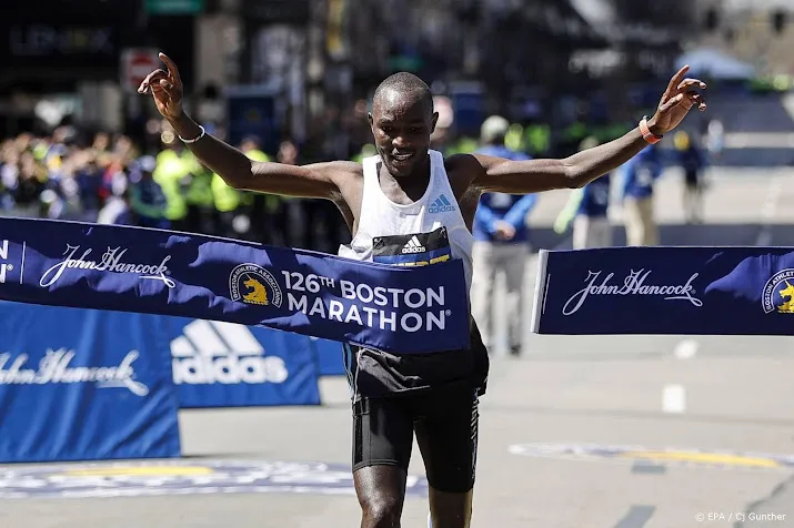 keniaan chebet wint 126e marathon van boston