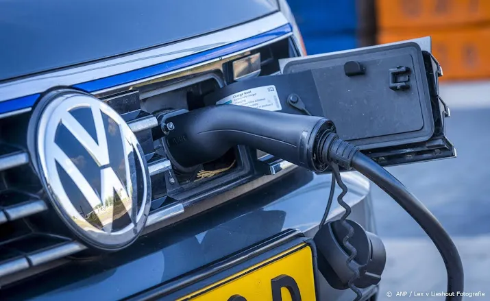 kenniscentrum verwacht veel snellere groei elektrische autos