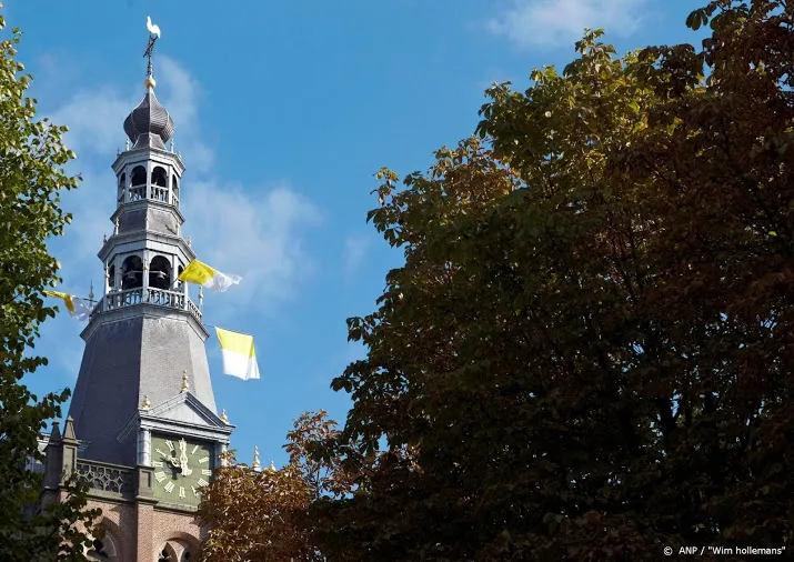 kerken rood verlicht voor geloofsvrijheid