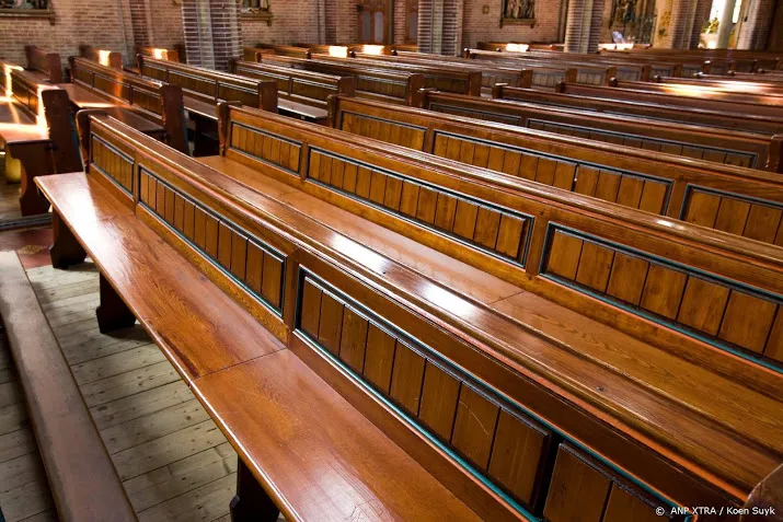 kerkgang onder katholieken door corona met kwart afgenomen