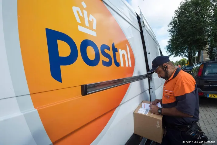 kerst en sinterklaas even druk voor postnl