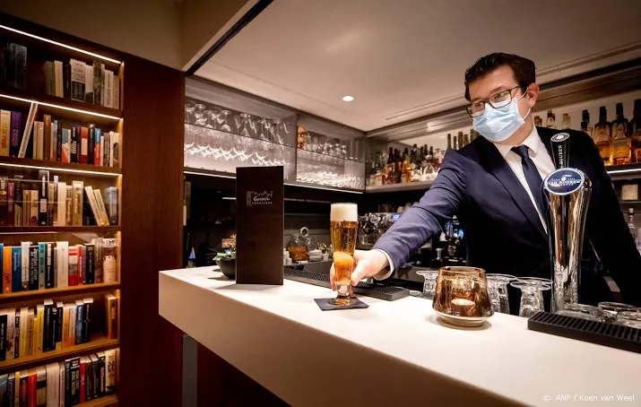 khn sluiting bar en restaurant in hotels symboolpolitiek