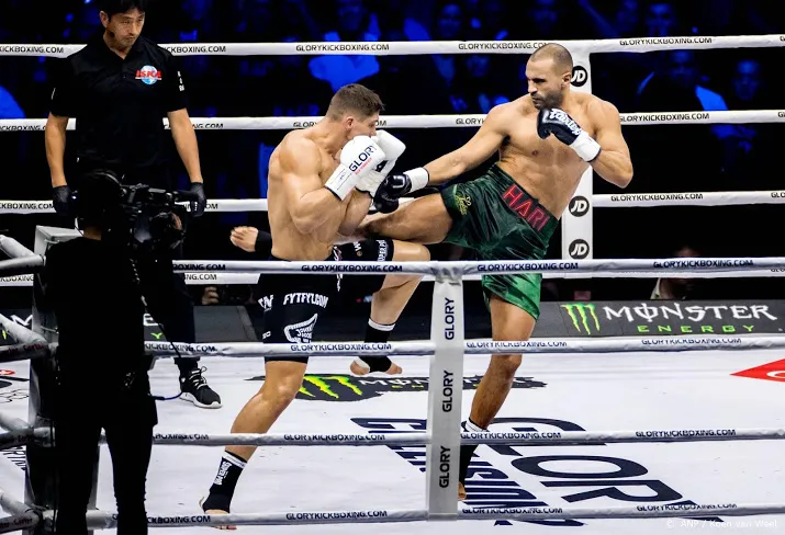 kickbokser badr hari besmet met corona en stelt gevecht uit