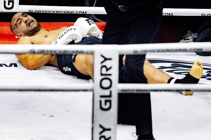 kickbokser badr hari gaat knock out in ahoy