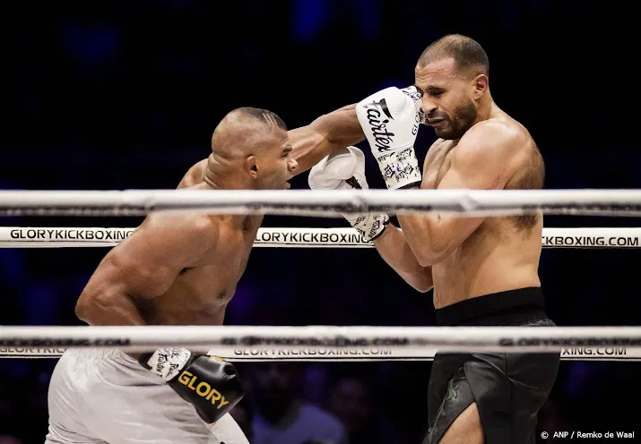 kickbokser overeem positief op verboden middel na duel met hari