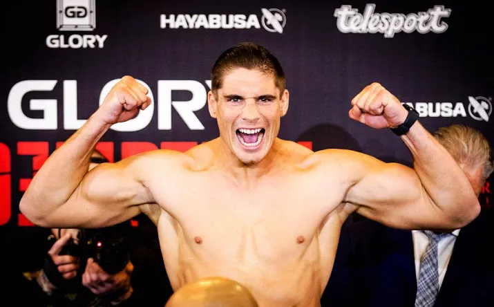 kickbokser verhoeven behoudt wereldtitel
