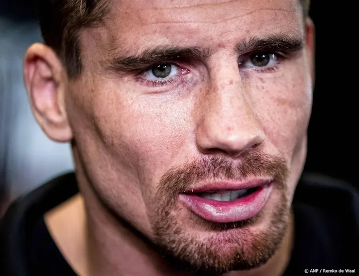 kickbokser verhoeven in glory grand prix tegen fransman laidouni