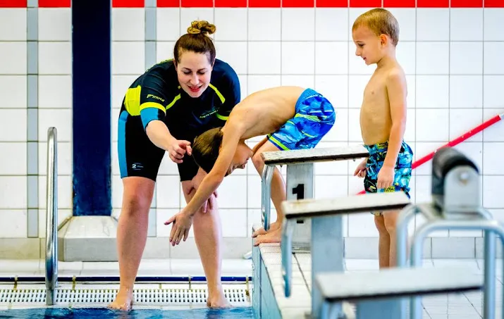 kind met diploma kan zwemmen verleren