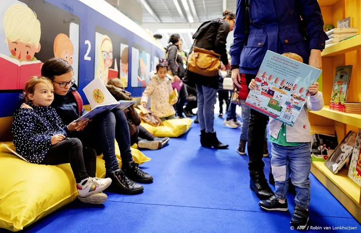 kinderboekenschrijvers maken zomerverhalen om lezen te stimuleren